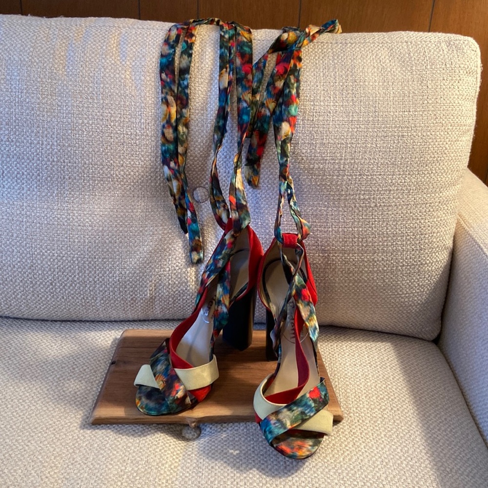 ERDEM - Picture 2 of 13